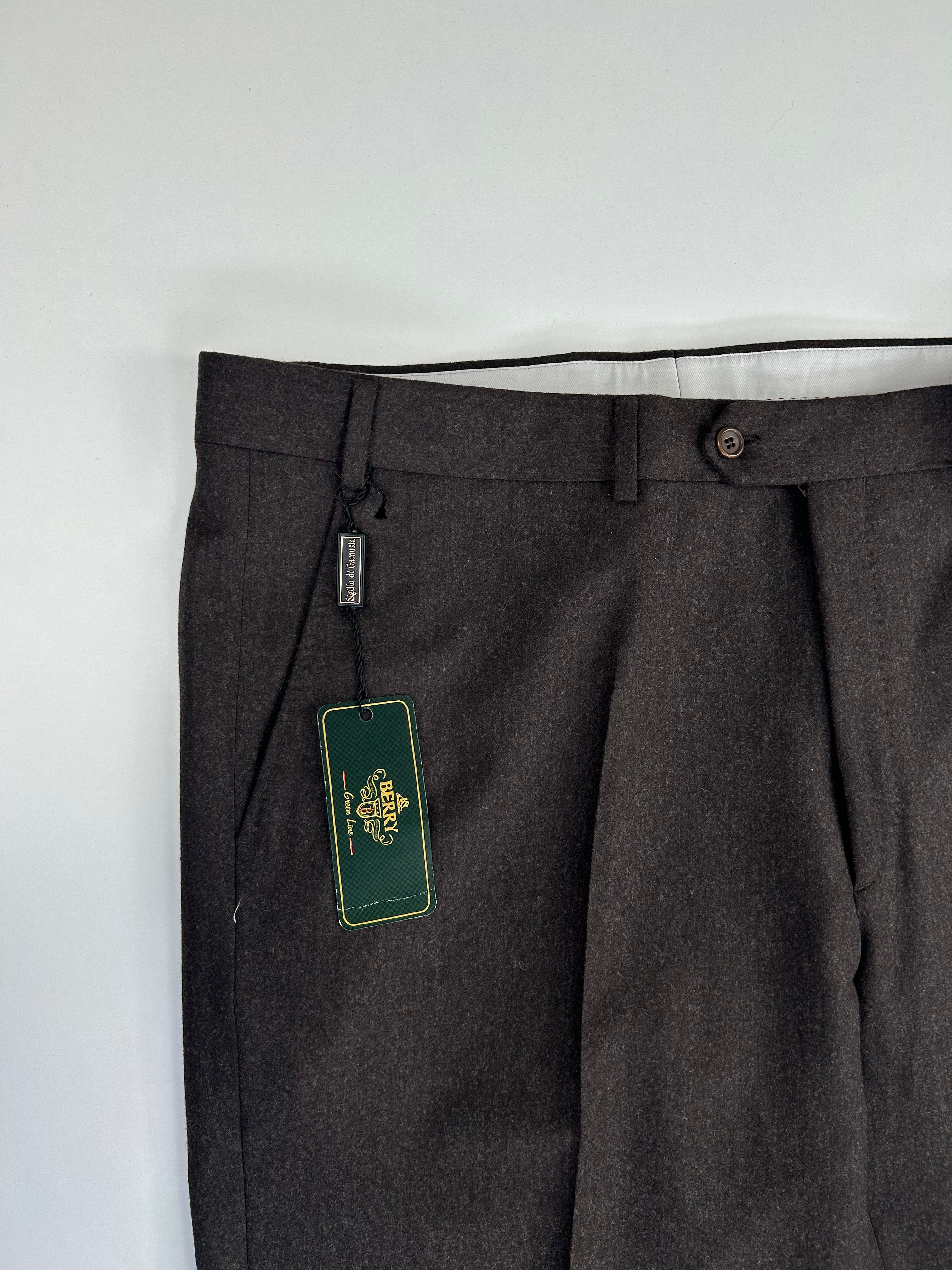 Berry pantalone marrone — dettaglio tessuto — IlBotteghino