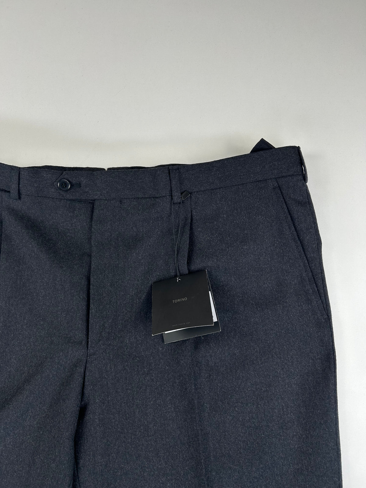 Facis pantalone antracite — dettaglio tessuto — IlBotteghino