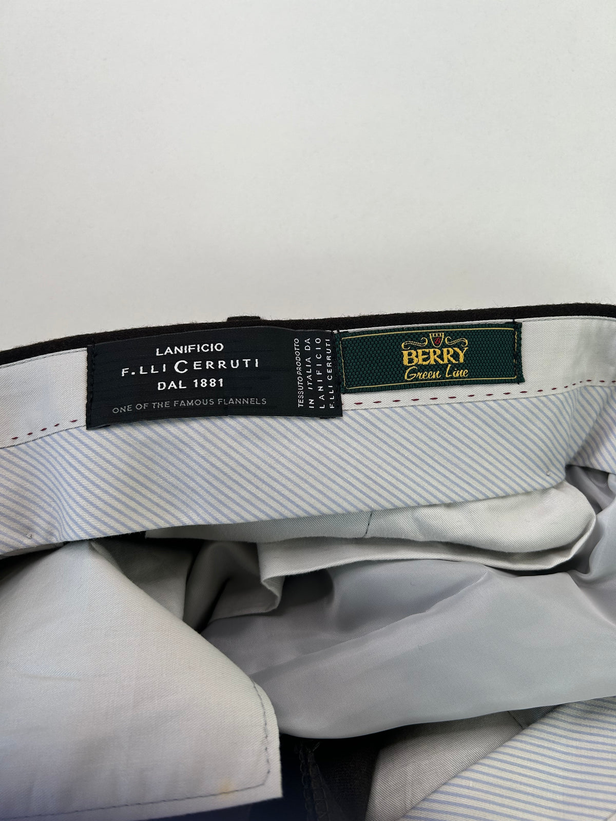 Berry pantalone marrone — dettaglio tasca — IlBotteghino