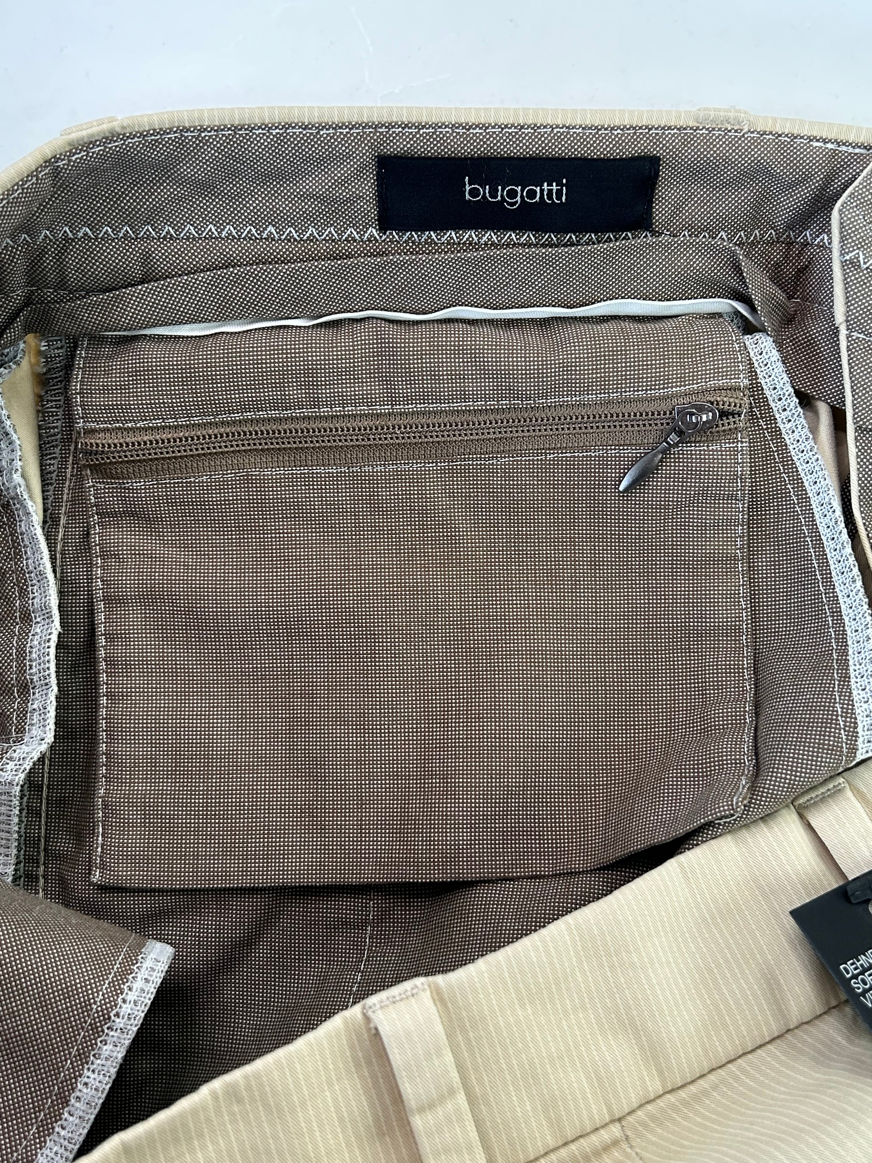 Bugatti chino — vista laterale — IlBotteghino