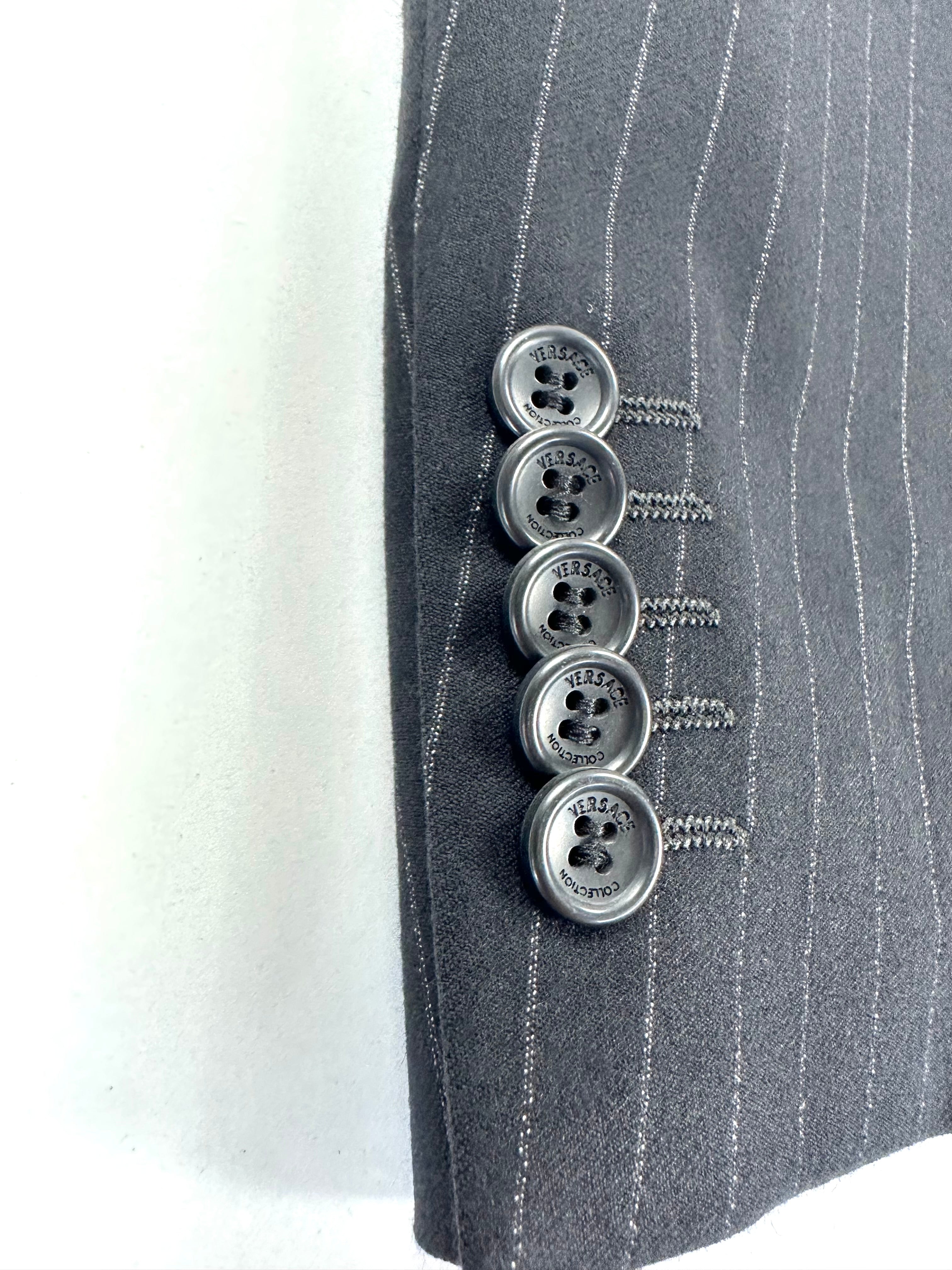 Giacca Versace Collection nera gessata - dettaglio revers a lancia