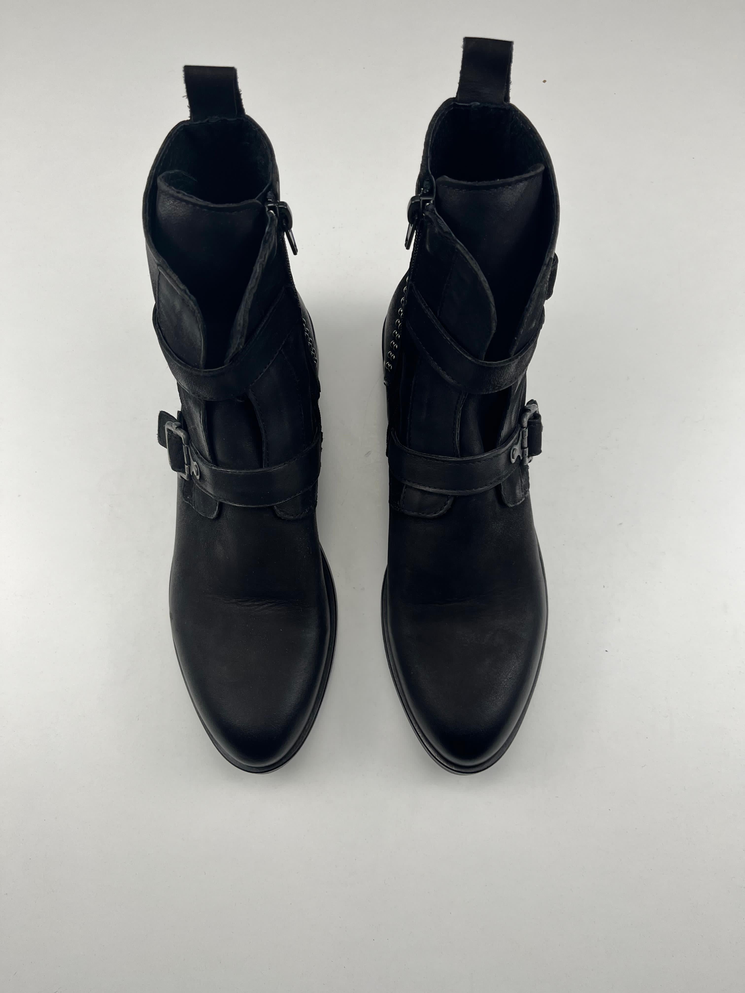Scarponcino Deky in nabuk nero, taglie EU 37-40 — IlBotteghino