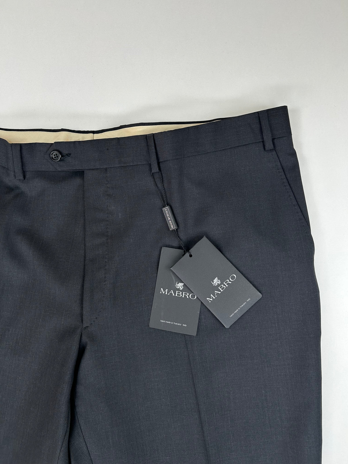 Mabro pantalone antracite — dettaglio tessuto — IlBotteghino