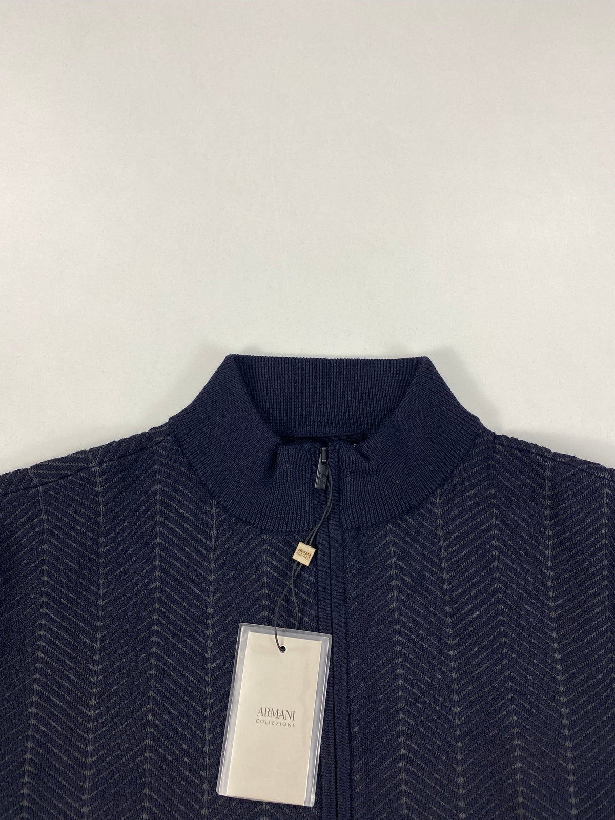 Armani Collezioni Maglione Full Zip Blu Navy a Spina di Pesce Grigia in Lana Vergine – foto 3 di 9