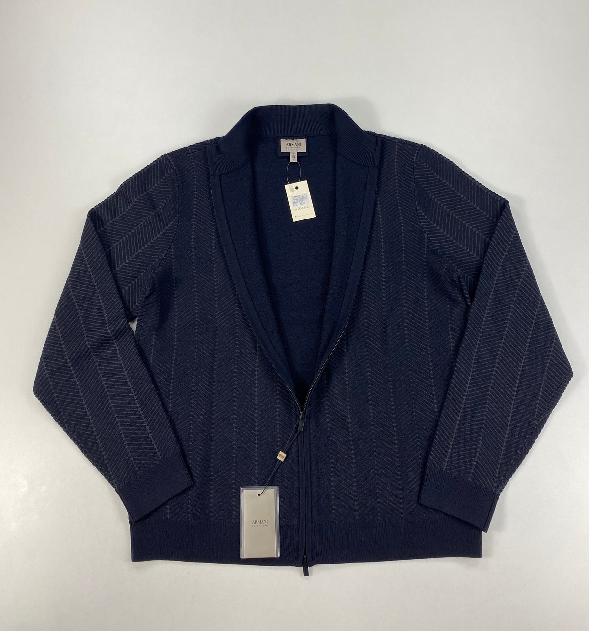 Armani Collezioni Maglione Full Zip Blu Navy a Spina di Pesce Grigia in Lana Vergine – foto 5 di 9