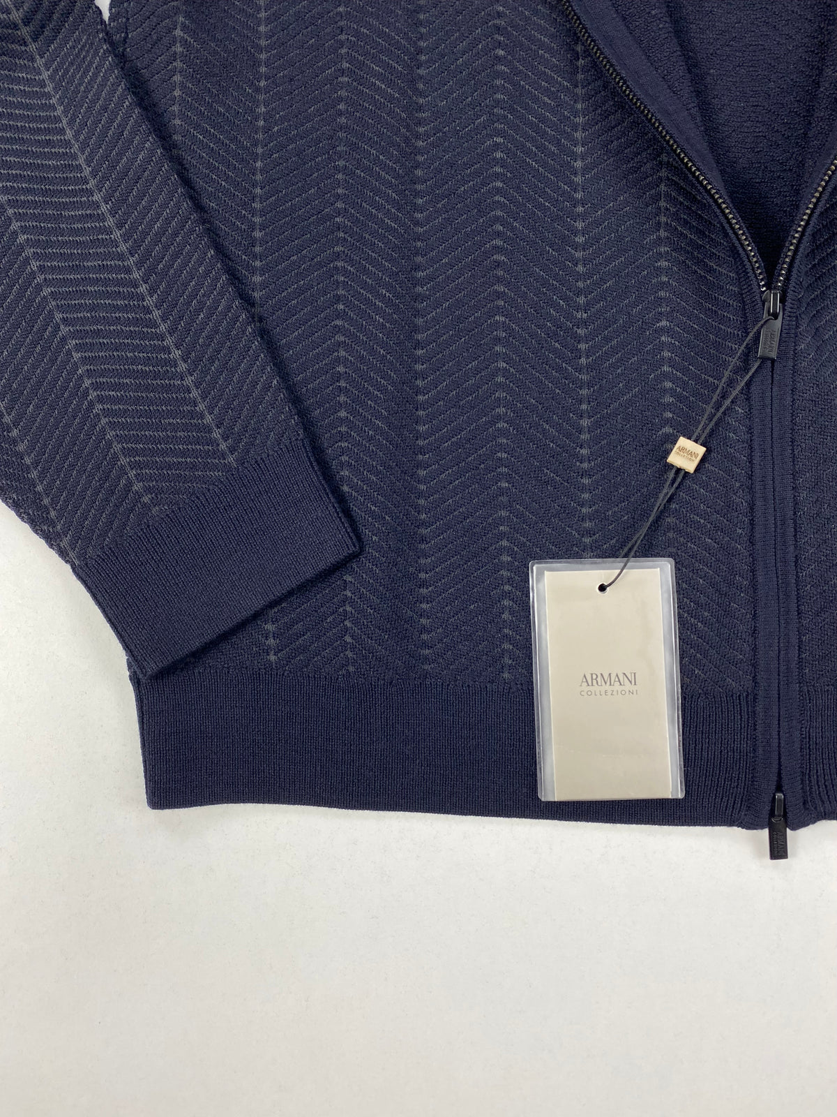 Armani Collezioni Maglione Full Zip Blu Navy a Spina di Pesce Grigia in Lana Vergine – foto 8 di 9