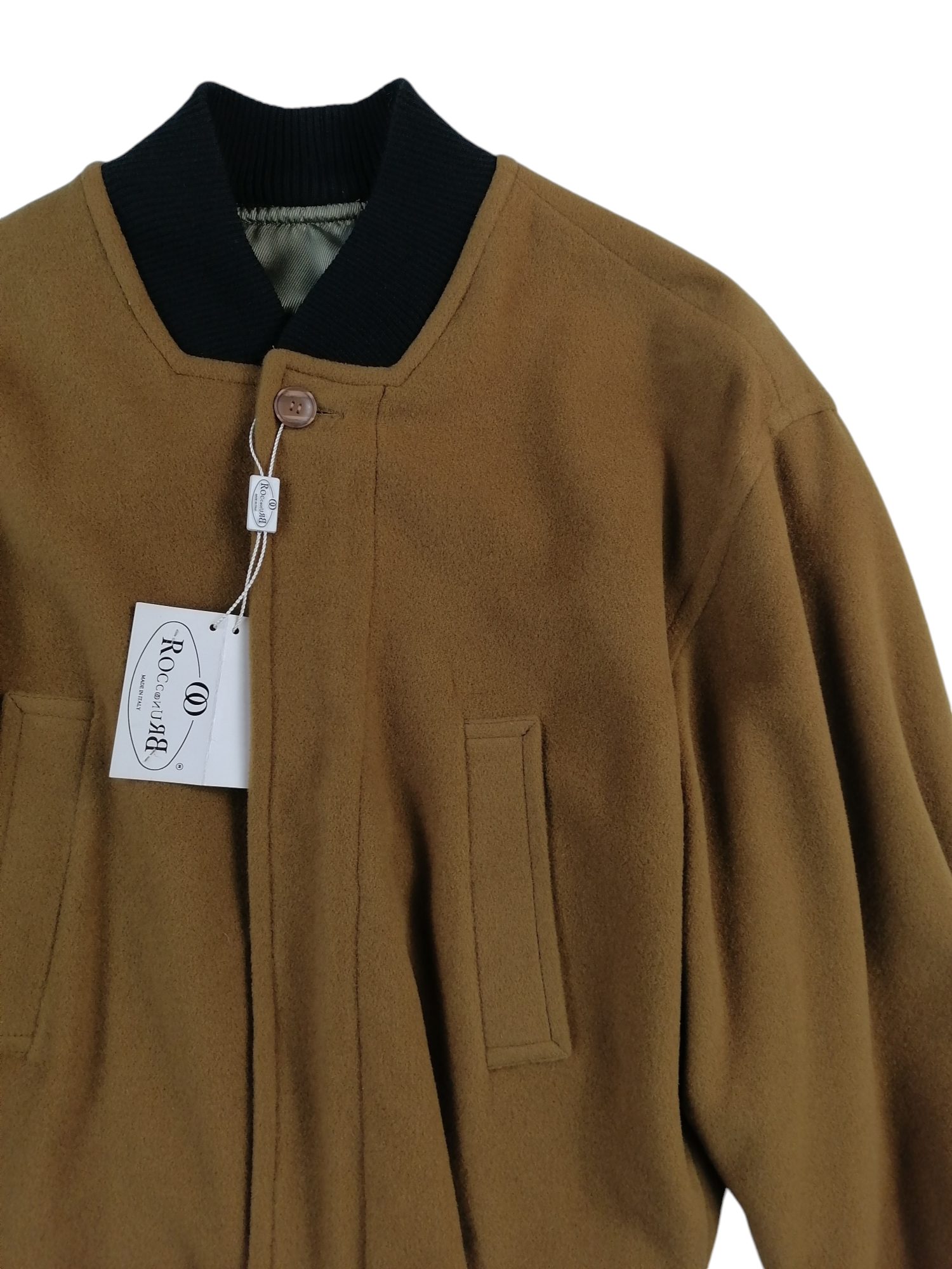 Rocco Bruno giacca marrone — dettaglio sartoriale — IlBotteghino